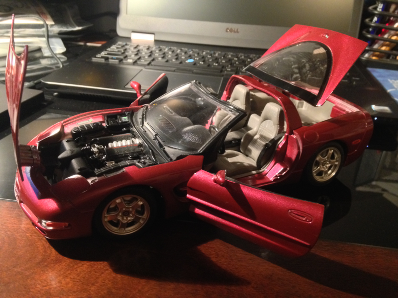 Illustration for article titled 1/18 Bburago C5 Corvette Targa